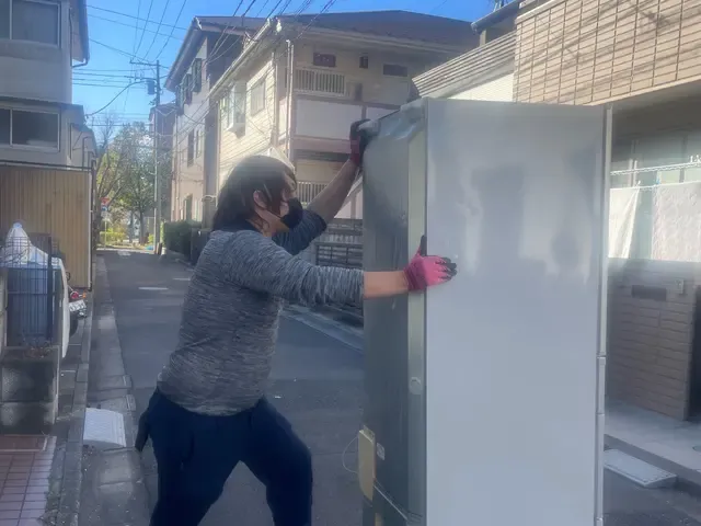 家具移動/引越し/荷揚げの作業写真3