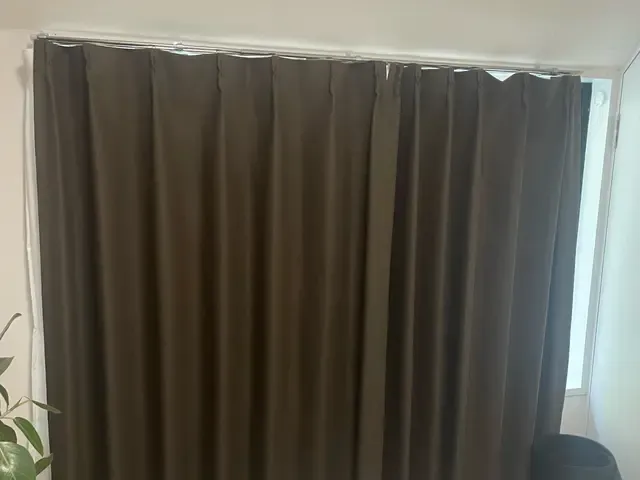 カーテンレール取付けの作業写真3