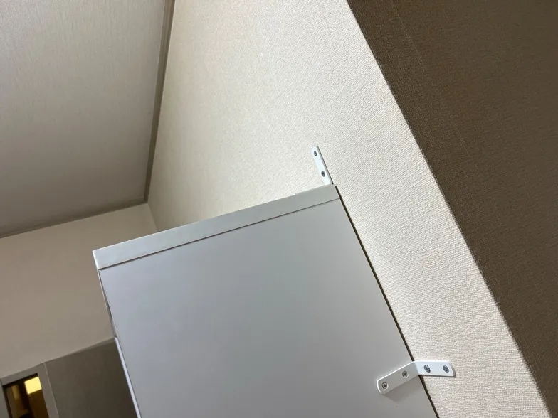 家具の地震対策・転倒防止の作業写真3