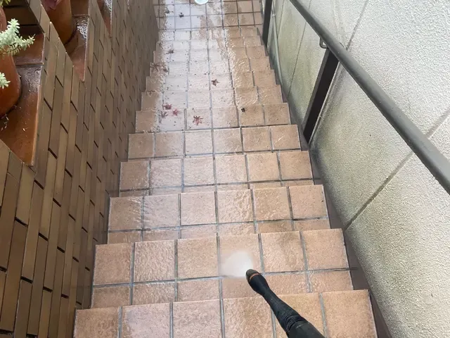 屋外クリーニングの作業写真5